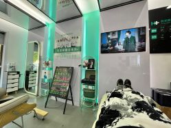 -黑奥秘脱发白发中心