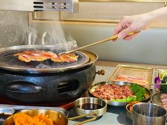 -围炉肉舍丹东海鲜烤肉·烤活鳗(步行街店)