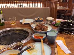 -明洞阿姨·韩式酱蟹烤肉·创意料理(三元桥店)