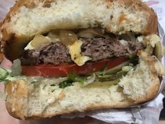 -The Habit Burger Grill 哈比特汉堡(爱琴海店)