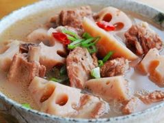 莲藕炖排骨-白天鹅家宴·东北菜