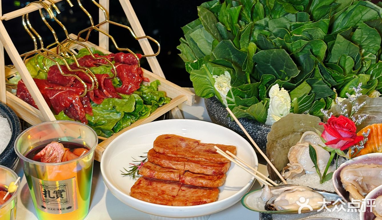 这家海鲜火锅餐厅 姐妹们给我冲！