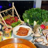 这家海鲜火锅餐厅 姐妹们给我冲！