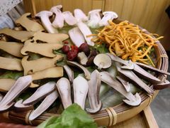 -阿婆情腊排骨火锅(金虹路店)