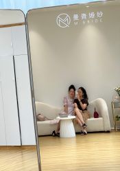 -曼青婚纱礼服馆