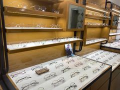 -罗伯特眼镜·蔡司官方授权(罗湖国贸店)