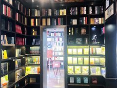 -钟书阁(松江泰晤士小镇店)