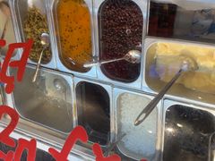 -爆炸头阿姨小四川正宗川味小吃(无任何分店)