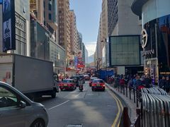-东荟城名店仓