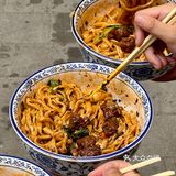安东街新面馆！这牛肉块够大！！