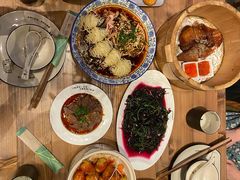 -临界音乐酒馆·小龙虾·江湖菜(华熙LIVE·鱼洞店)