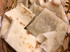 泡饼-超越炭火牛蛙火锅鸡(河东店)