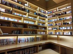 -新华书店(顺峰山公园店)