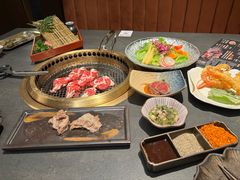 -铭牛烧肉·和牛海鲜自助(高新月牙湖店)