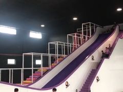 -嘿哟动霸CHUA·新潮玩运动娱乐中心·蹦床滑冰团建乐园