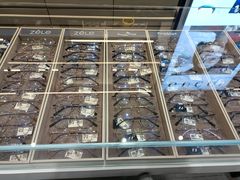 -博士眼镜集团石人工眼镜(虹口万泰店)