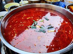 -黄利砖万峰林布依特色酸笋牛肉馆