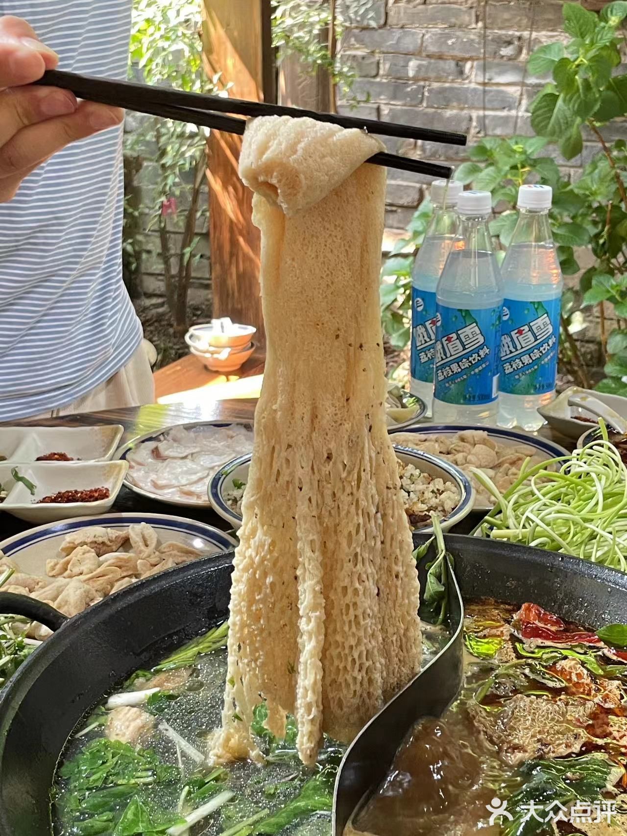 就在乐山，你真的不能错过这家跷脚牛肉火锅‼️