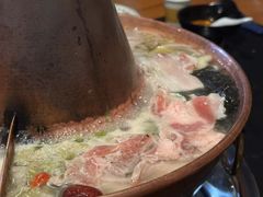 -果松木炭酸菜铜火锅·外婆参鸡汤