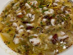 酸菜鸭嘴鱼-漓江又一軒·广西菜·桂林米粉(梅林店)