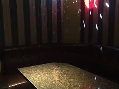 -唛客疯量贩式KTV(金飞达广场店)