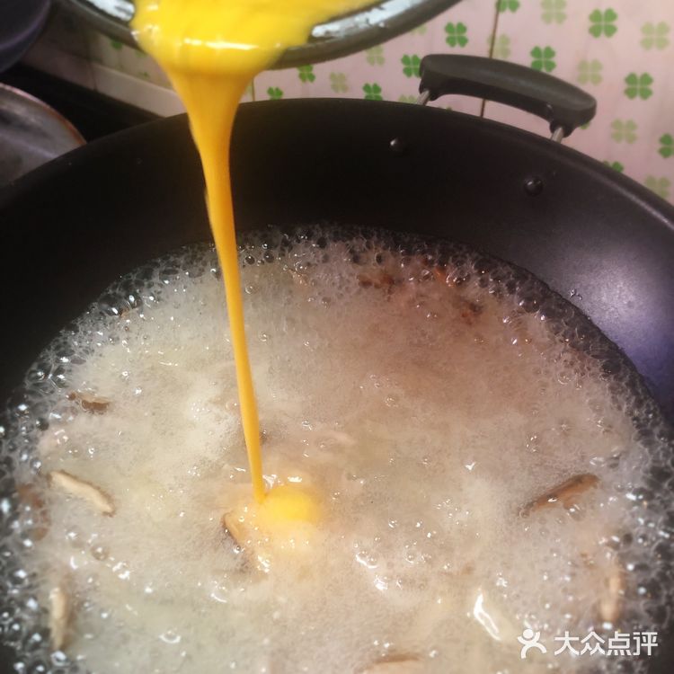 啤啤有煮意之减脂汤谱【浮皮香菇肉丝羹】