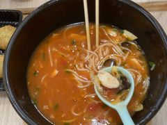 -花馬肆.云南过桥米线(汉神购物广场现场熬汤店)