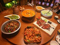 -老滇山寨•云南特色菜•地方菜•民族风情歌舞表演(金碧店)