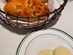 面包-Wolfgang’s Steakhouse 沃夫冈牛排馆(上海白玉兰广场店)