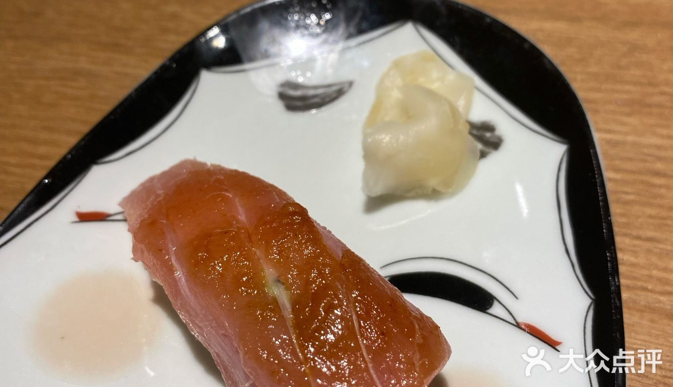 「海胆天妇罗」是这里特色,内部口感流心,比较烫