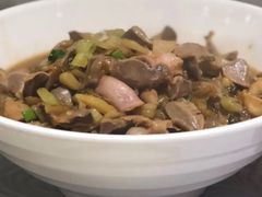 酸菜鸡杂煲-粤·向群饭店(龙津东路总店)