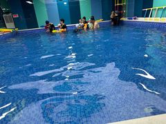 -Swim斯卫姆国际儿童游泳中心(红博中央公园店)