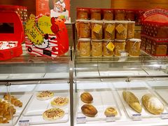 展台-面包新语(恒隆广场店)
