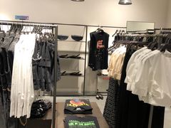 -URBAN REVIVO(七宝领展广场店)