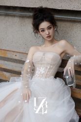 -Renee芮亦婚纱(原丽莎)
