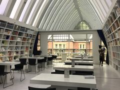 -钟书阁(松江泰晤士小镇店)