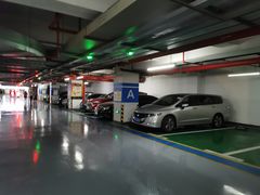 -上海青浦宝龙广场-地下停车场