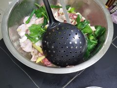 -周良天山牛杂城(天山路总店)