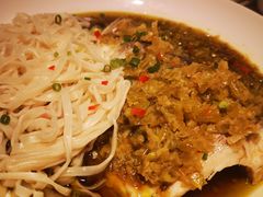 酱椒蒸鱼头配手工面-雀蓝川菜(奥体广场店)