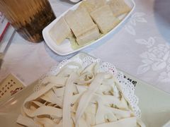 -羊家胡同·龙虾烧烤火锅(龙汇路店)