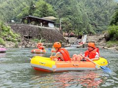 -安吉龙王山峡谷漂流