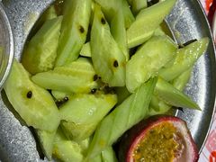 -威记烧嘢·南宁烧烤·超级生牛(绿地店)
