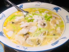 芹香草鱼-渝信川菜 · 川味家常菜(长安店)