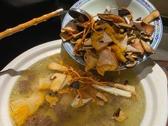 松茸菌土鸡汤-洞庭土菜馆(天河北总店)