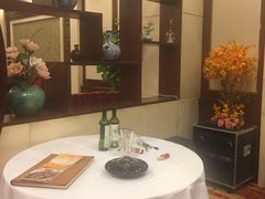 -深圳君逸国际酒店(龙岗横岗塘坑地铁站店)