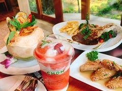 -Chom Cafe and Restaurant