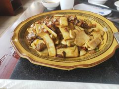 杏鲍菇爆肥牛-老来福·非遗酸汤兔(凯旋路店)