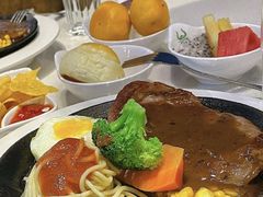-汤姆家的牛排意面披萨(融创茂店)