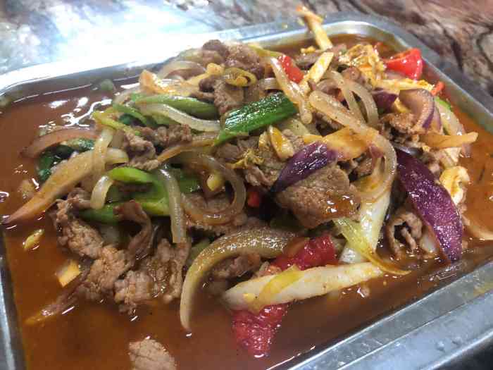 东乡小周炒肉片-"地点就在第二幼儿园正对面!看着大众点评.