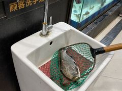 -中百仓储超市有限公司(越秀星汇维港店)